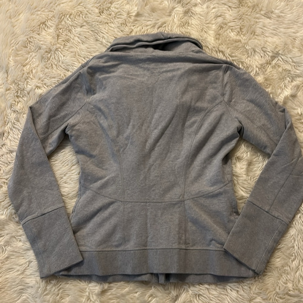 Lucy Activewear Asymmetrical Sweatshirt Jacket Gray Size Medium - Picture 5 of 8